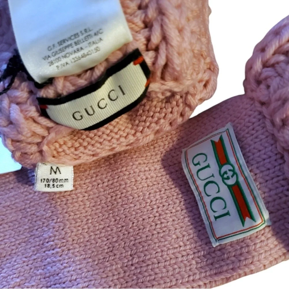 Gucci Soft Pink Knit gloves .Only size S. With dustbag!